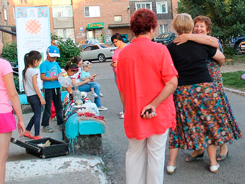 12 августа 2014 года в 18:00 часов по адресу ул. Кожедуба, 52 состоялось очередное мероприятие под названием ретро-посиделки «Как молоды мы были»